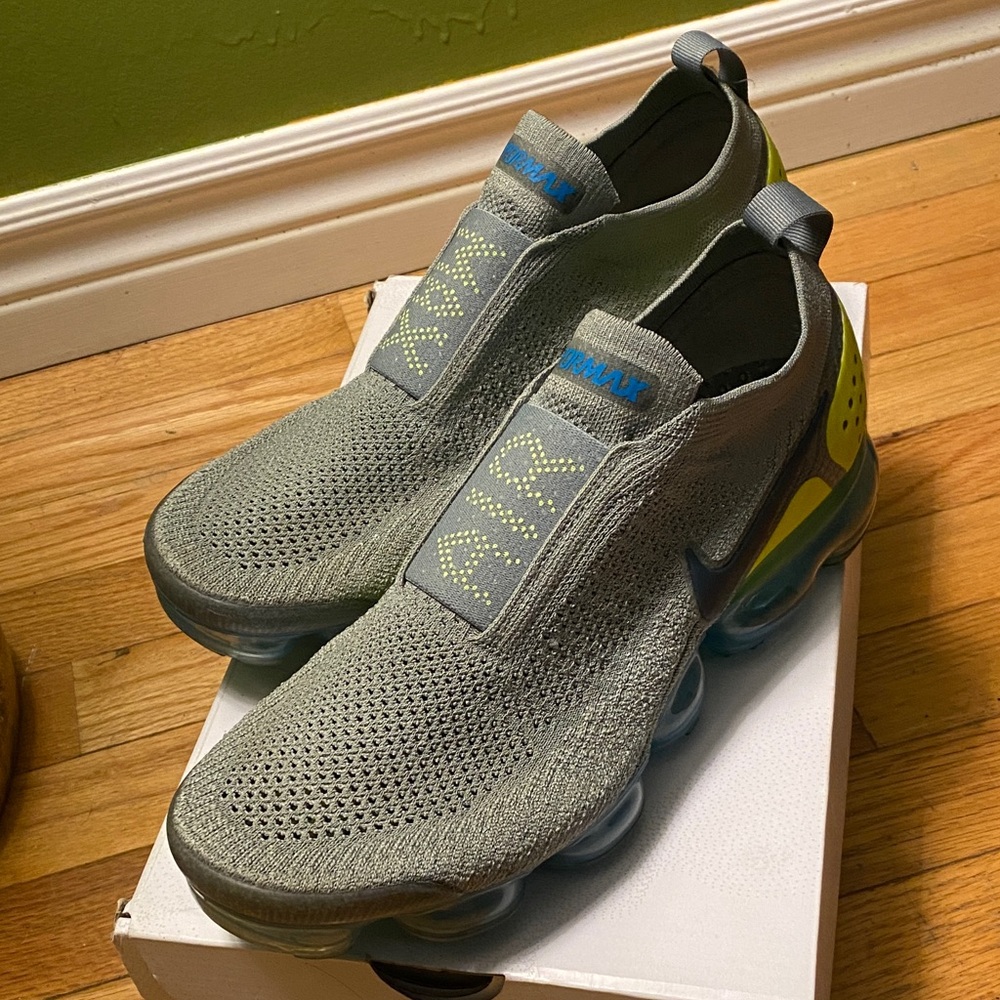 Nike Air Vapormax FK MOC 2 Gray and Neon Yellow Men's Athletic Shoes NWOT